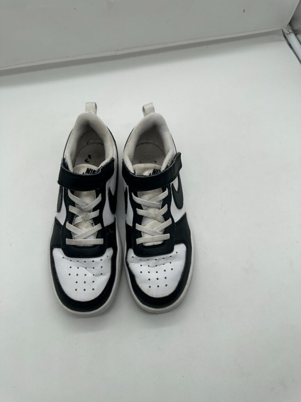 EUC Youth Nike Court Borough Low Recraft Kids Youth 2 White Black Shoes Boy Girl